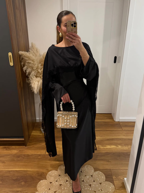 Crna saten Abaya sa detaljima od crne cipke