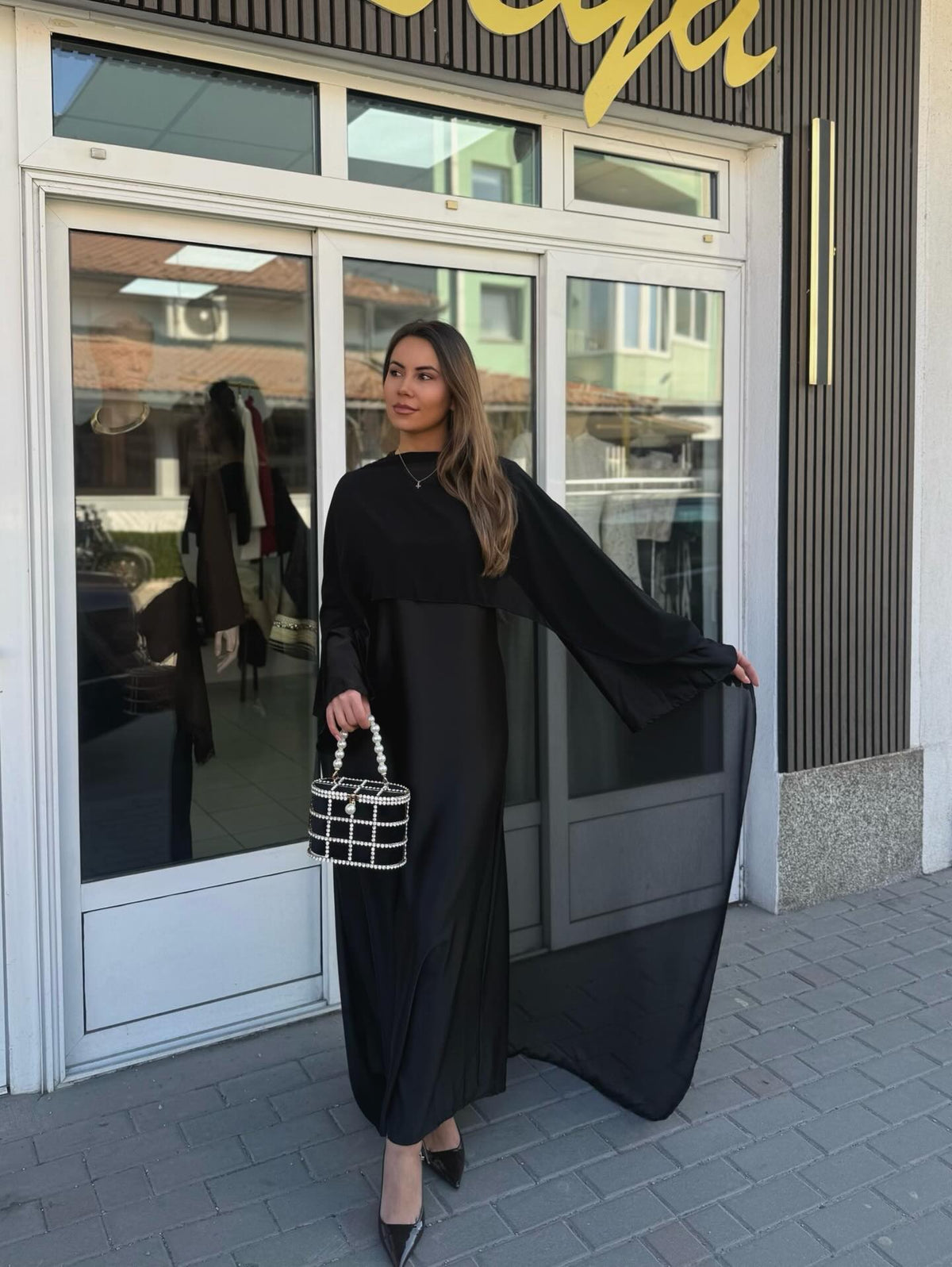 Predivna crna Abaya