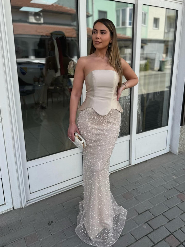 ✨ Elegantna haljina s bisernim detaljima – 250 KM ✨