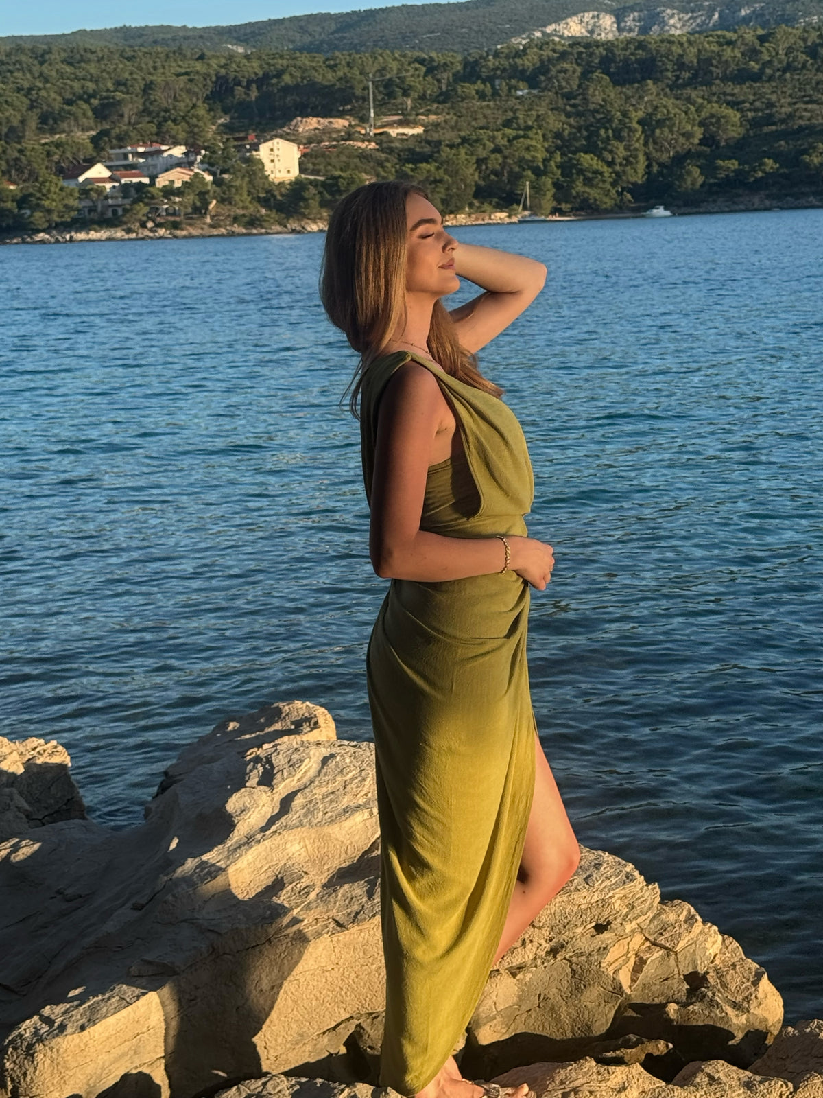 ✨ Lanena haljina koja osvaja elegancijom i udobnošću!