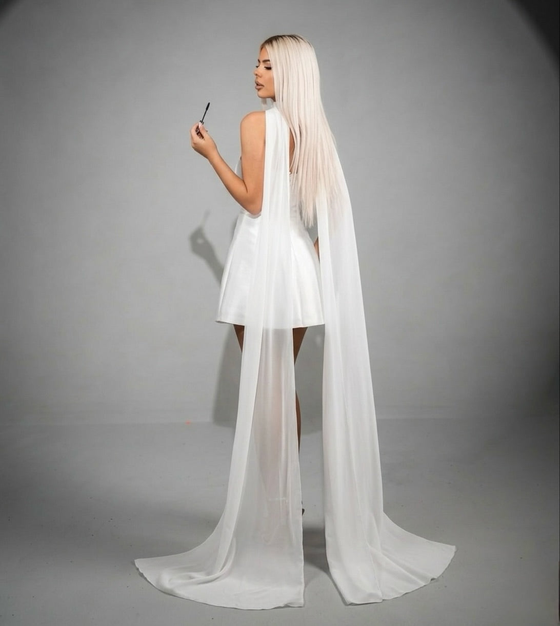 ✨ Elegantna mini haljina koja osvaja na prvi pogled! ✨