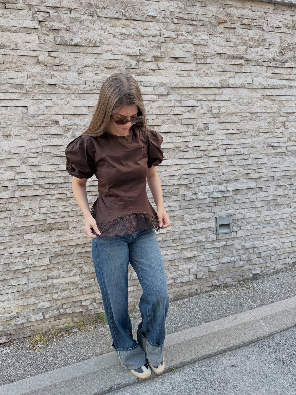 Savršena kombinacija za svakodnevne outfite, šetnje, kafu u gradu ili opuštene večernje izlaske. ✨