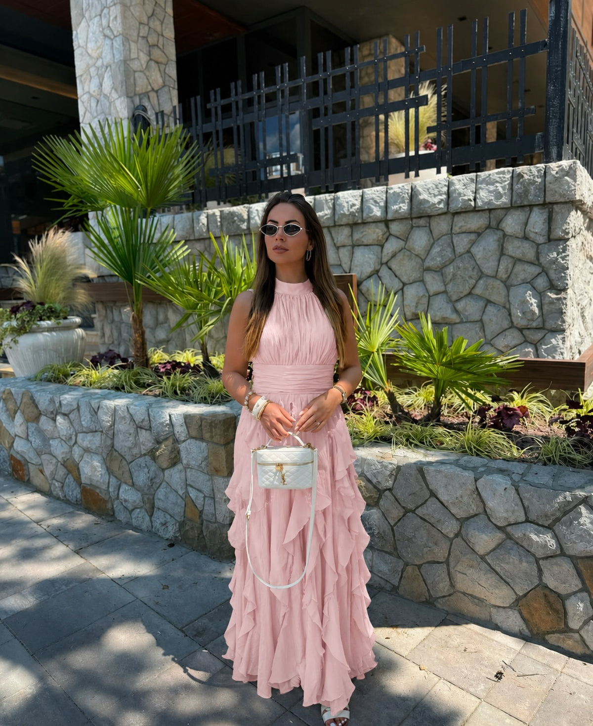 Predivna puder-roza maxi haljina dizajnirana za posebne i svečane prilike 💗