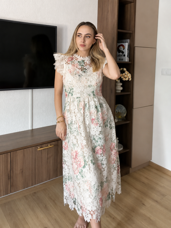 Elegantna cvjetna čipkana haljina s romantičnim detaljima ❤️
