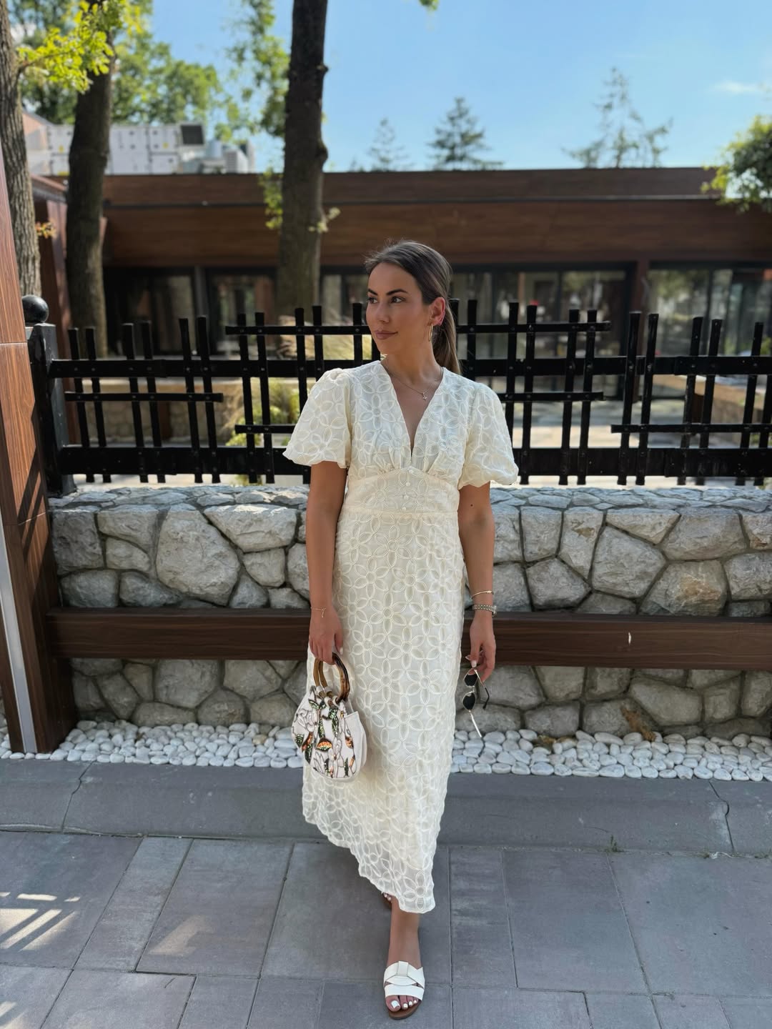 Prelijepa romantična haljina koja odiše elegancijom i ženstvenošću 😍🤍