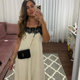 Savrsen model lanene haljine sa detaljima od cipke koji je podizu na visi nivo - slika 2