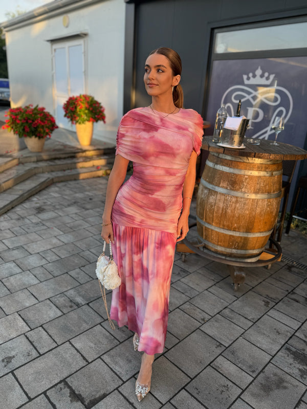 Elegantna ženska maxi haljina u rozoj akvarel šari – svečani model🤍