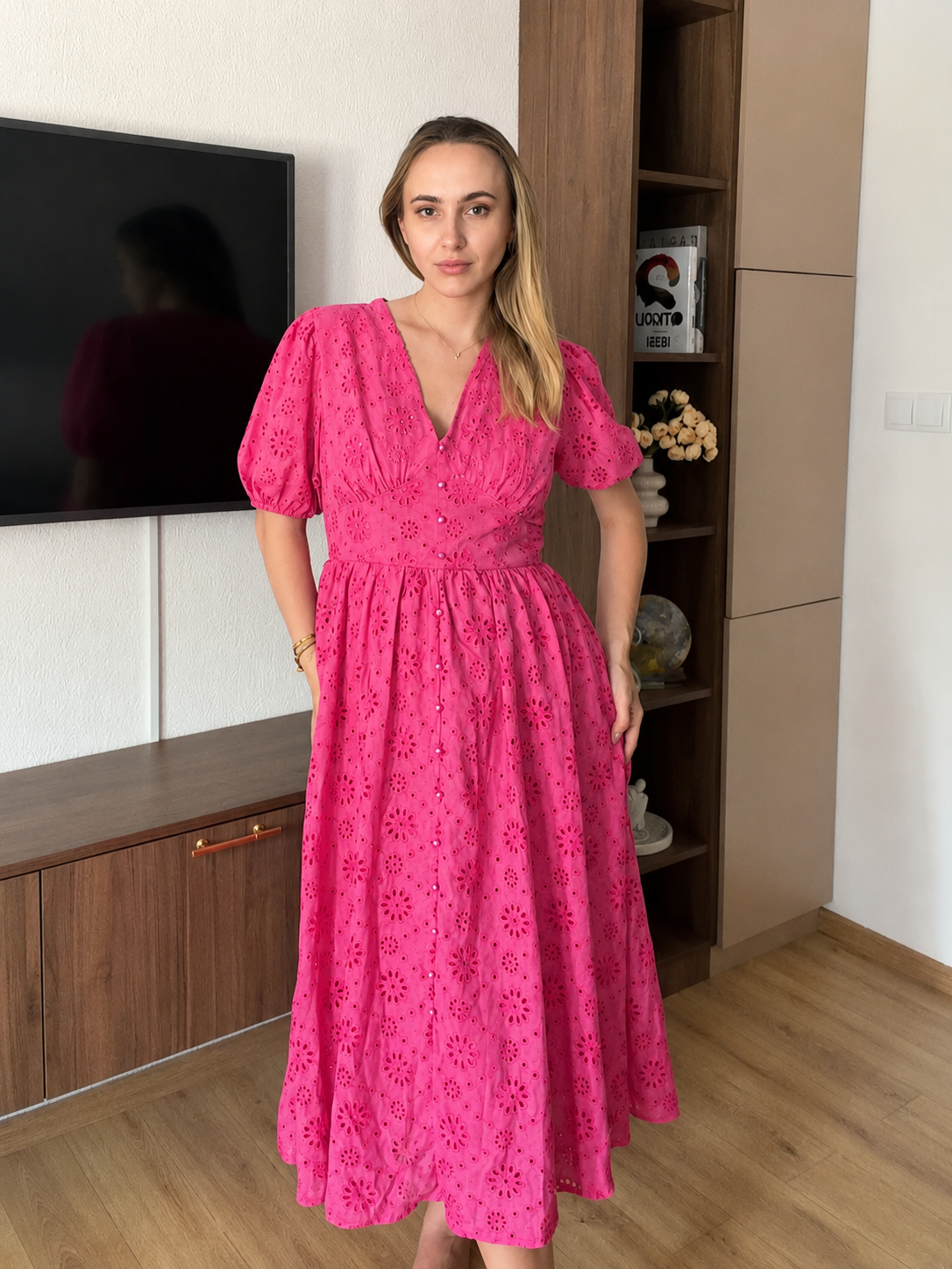 Nova premium midi haljina od šlinge s puf rukavima – elegantna ljetna haljina.